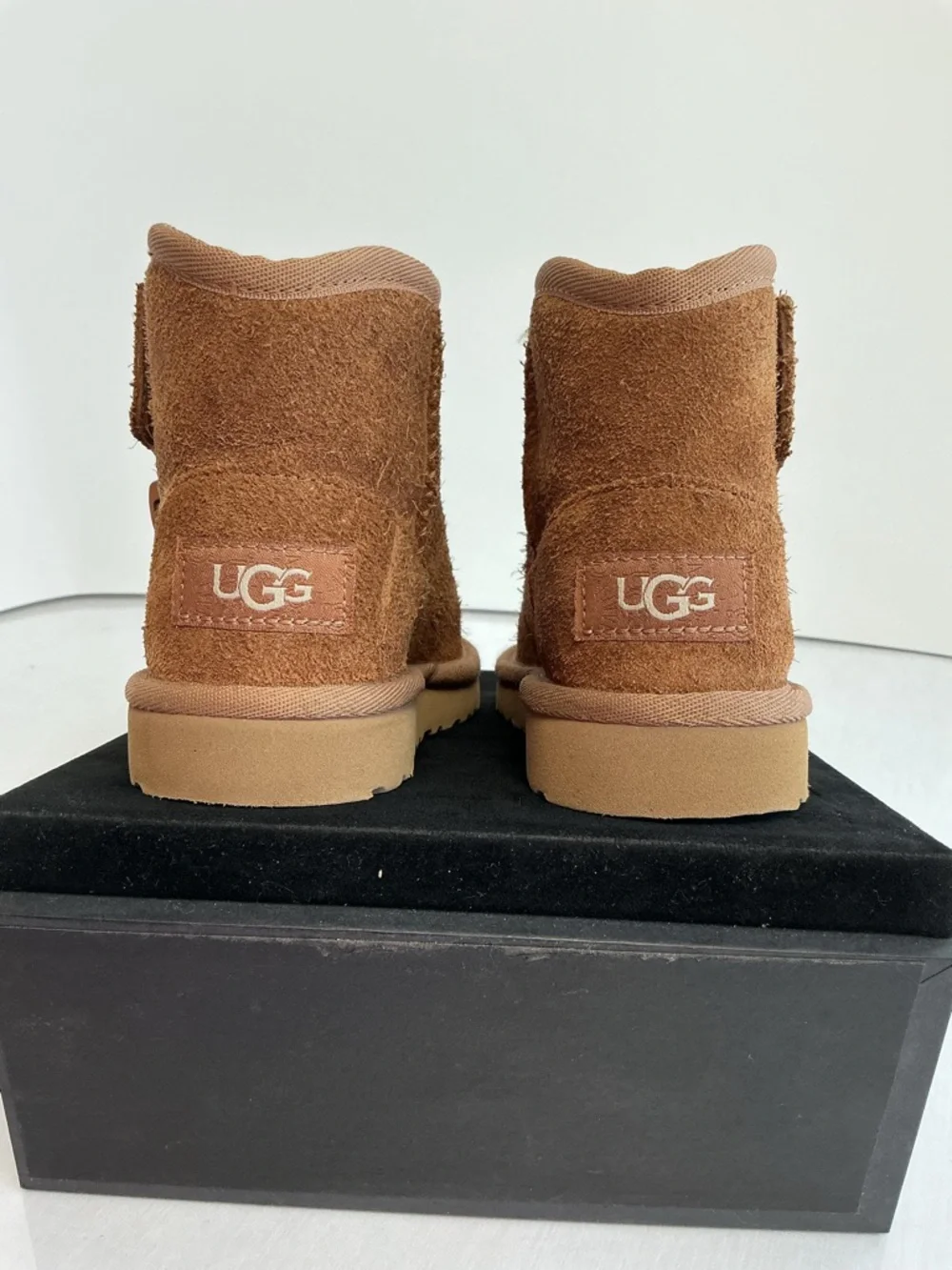 UGG Kids Classic Mini Zip Suede Boots Chestnut Size 8